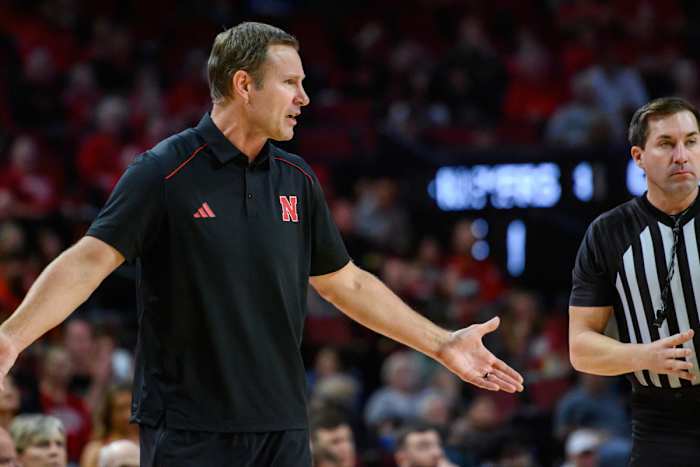 12_Fred Hoiberg_MBB vs Stony Brook 1115